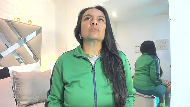 raquell moore online show from November 2025 11:43:02 AM