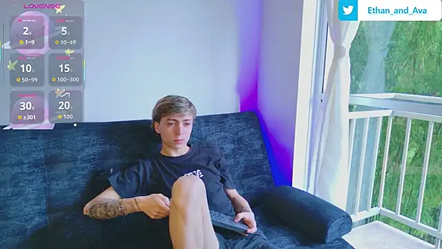 ethan and ava online show from October 2025 12:25:01 PM