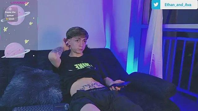 ethan and ava online show from October 2025 02:34:01 AM