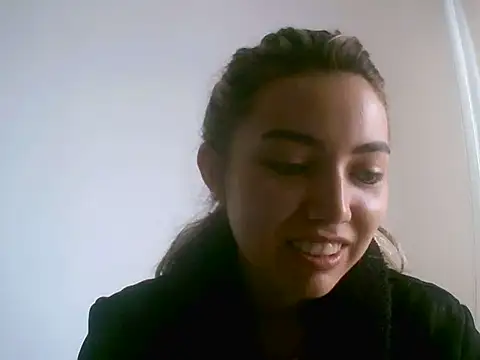 VittoriaTaylor online show from April 2026 08:50:01 PM