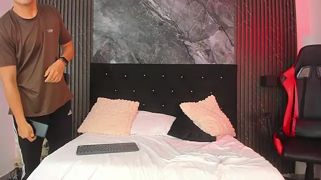 Snapshot of vanilla_hot chatting on January 2025 01:19:02 PM vanilla hot online show from January 2025 01:19:02 PM