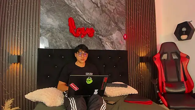 Snapshot of vanilla_hot chatting on February 2025 01:55:02 PM vanilla hot online show from February 2025 01:55:02 PM