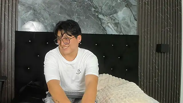 Snapshot of vanilla_hot chatting on March 2025 01:17:02 PM vanilla hot online show from March 2025 01:17:02 PM