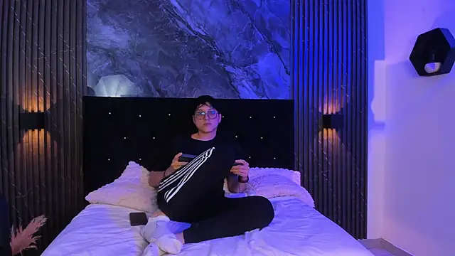 Snapshot of vanilla_hot chatting on March 2025 01:09:02 PM vanilla hot online show from March 2025 01:09:02 PM