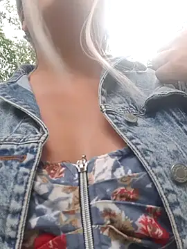 Snapshot of monicavictoria1301 chatting on March 2025 10:31:02 PM monicavictoria1301 online show from March 2025 10:31:02 PM