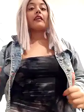 Snapshot of monicavictoria1301 chatting on March 2025 10:59:01 PM monicavictoria1301 online show from March 2025 10:59:01 PM