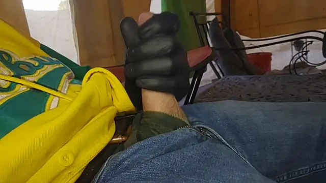 bwcbeat83 online show from December 2025 11:46:02 PM