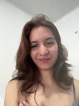 Snapshot of Bella_still chatting on June 2026 02:04:01 PM Bella still online show from June 2026 02:04:01 PM