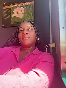 Snapshot of xoxoHotCoCo chatting on April 2026 04:44:01 PM xoxoHotCoCo online show from April 2026 04:44:01 PM