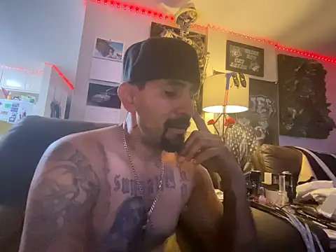 Snapshot of hornycouple818 chatting on January 2025 02:42:01 PM hornycouple818 online show from January 2025 02:42:01 PM