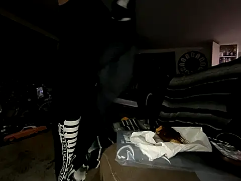 Snapshot of hornycouple818 chatting on September 2025 01:01:01 PM hornycouple818 online show from September 2025 01:01:01 PM