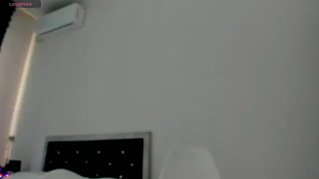Snapshot of novaaskyy chatting on October 2025 10:26:02 AM novaaskyy online show from October 2025 10:26:02 AM