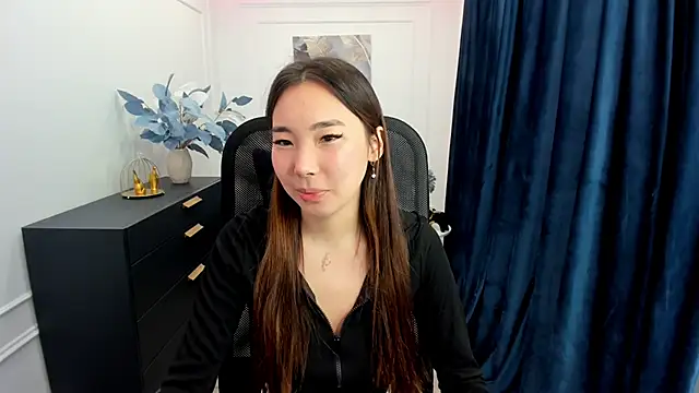 AnnaReyla online show from September 2025 04:58:02 AM