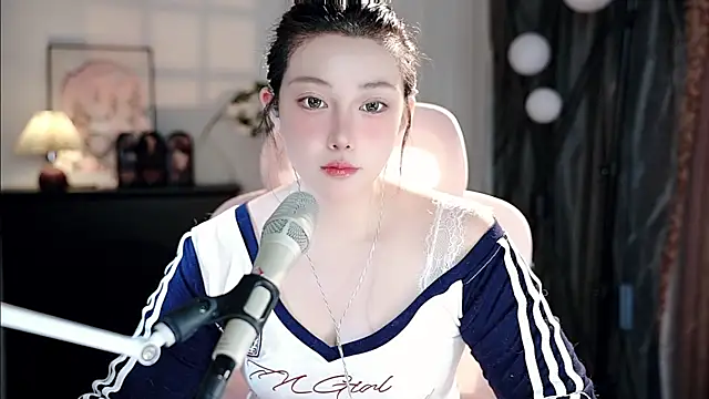 Snapshot of Dou-Dou-er chatting on September 2025 11:57:01 AM Dou-Dou-er online show from September 2025 11:57:01 AM
