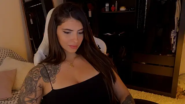 Snapshot of Amiradaher chatting on October 2025 10:15:01 PM Amiradaher online show from October 2025 10:15:01 PM