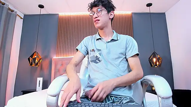 Cum hunters online show from September 2025 03:30:02 AM