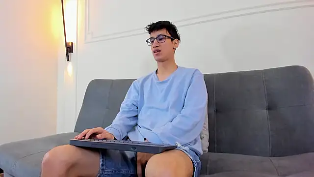 Cum hunters online show from March 2026 03:11:01 AM