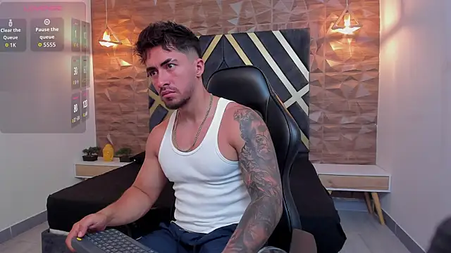 Snapshot of Brad_Summer chatting on April 2026 04:48:01 PM Brad Summer online show from April 2026 04:48:01 PM