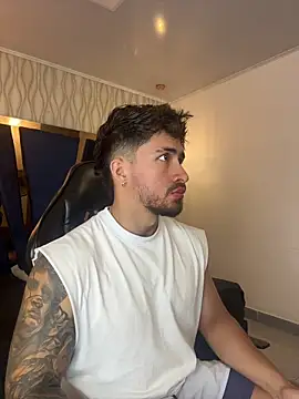 Snapshot of Brad_Summer chatting on April 2026 11:20:02 PM Brad Summer online show from April 2026 11:20:02 PM