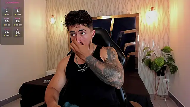 Snapshot of Brad_Summer chatting on May 2026 11:20:01 PM Brad Summer online show from May 2026 11:20:01 PM