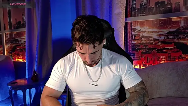 Snapshot of Brad_Summer chatting on June 2026 05:51:01 PM Brad Summer online show from June 2026 05:51:01 PM