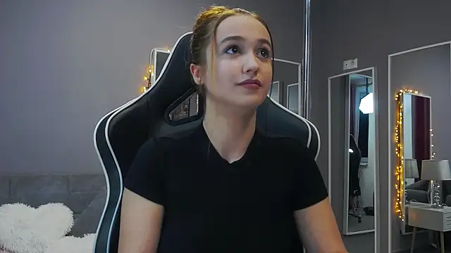 Eva Lovvia  online show from January 2025 06:31:01 PM