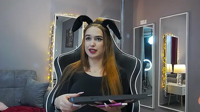 Eva Lovvia  online show from January 2025 12:20:01 AM