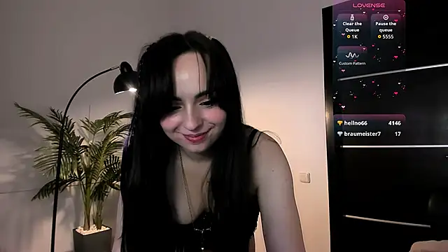 Noirael online show from April 2026 06:43:01 PM