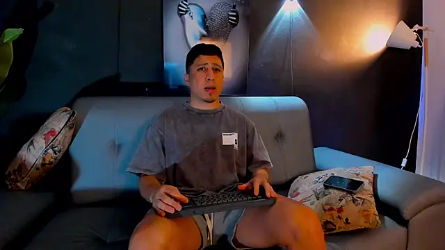 Snapshot of Fraannco chatting on January 2025 08:54:01 PM Fraannco online show from January 2025 08:54:01 PM