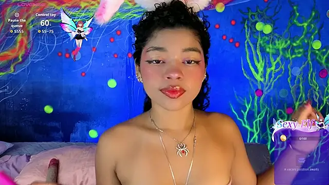 Snapshot of lucie_petite chatting on February 2026 06:34:02 PM lucie petite online show from February 2026 06:34:02 PM