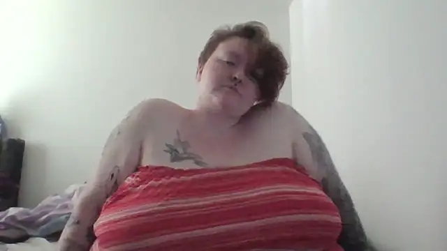 CorgiGodez98 online show from October 2025 05:55:01 PM