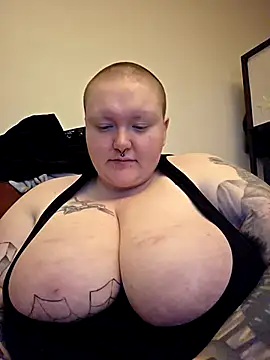 Snapshot of CorgiGodez98 chatting on April 2026 06:19:01 AM CorgiGodez98 online show from April 2026 06:19:01 AM