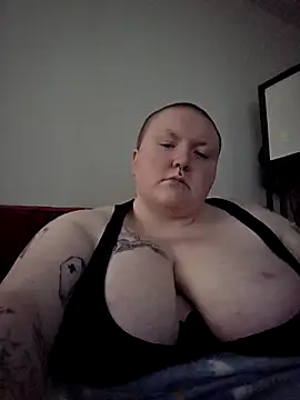 Snapshot of CorgiGodez98 chatting on April 2026 01:33:01 AM CorgiGodez98 online show from April 2026 01:33:01 AM