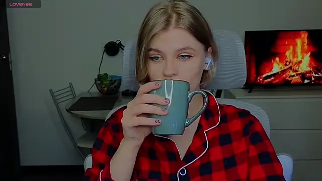  JessieVibes online show from February 2025 04:00:02 PM