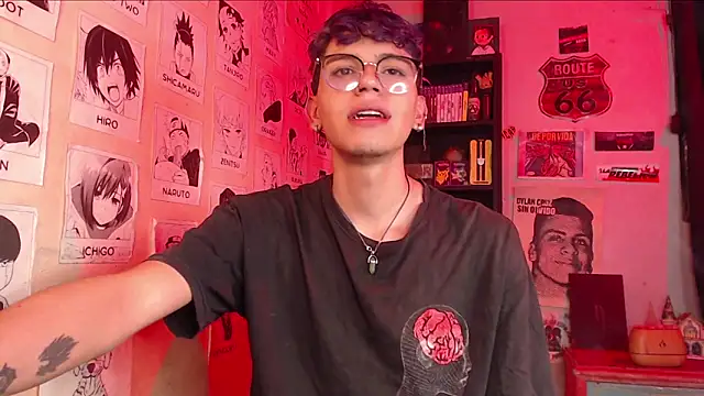 Snapshot of Mickey_Magic chatting on February 2025 12:38:02 AM Mickey Magic online show from February 2025 12:38:02 AM