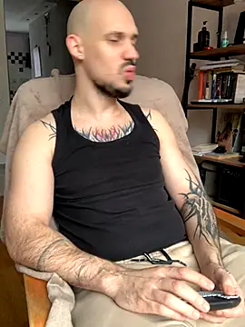 AssHunter4k online show from December 2025 08:41:02 AM