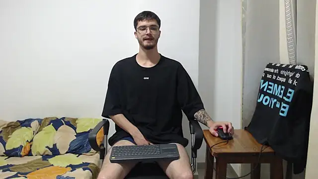 Aleex Miller online show from October 2025 01:28:01 AM