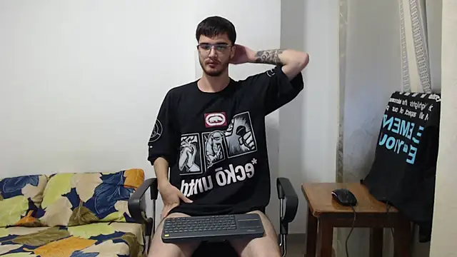 Aleex Miller online show from October 2025 04:37:02 AM