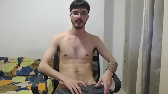 Aleex Miller online show from December 2025 06:32:02 AM