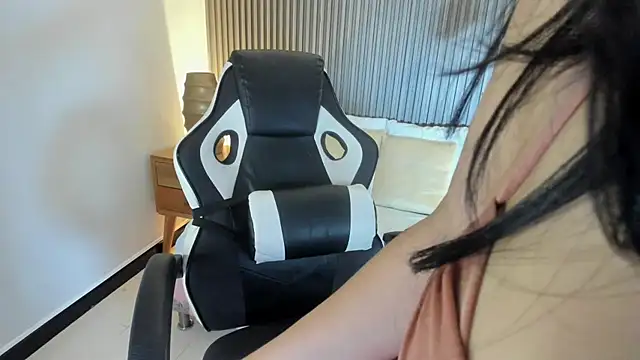 adarna13  online show from November 2025 07:23:01 PM