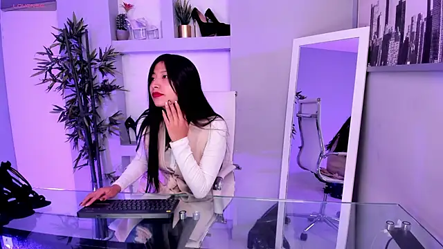 Snapshot of hannah_howeell__ chatting on January 2025 12:02:02 PM hannah howeell online show from January 2025 12:02:02 PM