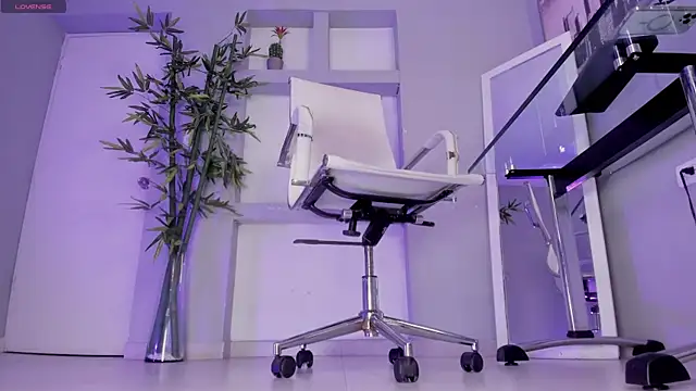 Snapshot of hannah_howeell__ chatting on September 2025 09:56:01 AM hannah howeell online show from September 2025 09:56:01 AM