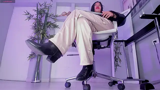 Snapshot of hannah_howeell__ chatting on October 2025 10:05:02 AM hannah howeell online show from October 2025 10:05:02 AM