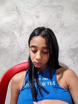 Snapshot of Zoe_Sweett18 chatting on December 2025 12:35:02 PM Zoe Sweett18 online show from December 2025 12:35:02 PM