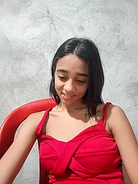 Snapshot of Zoe_Sweett18 chatting on January 2026 12:21:01 PM Zoe Sweett18 online show from January 2026 12:21:01 PM