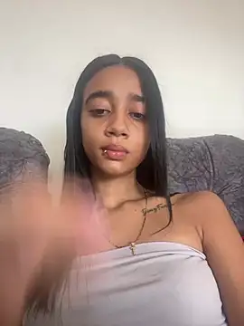 Snapshot of Zoe_Sweett18 chatting on February 2026 06:37:02 PM Zoe Sweett18 online show from February 2026 06:37:02 PM