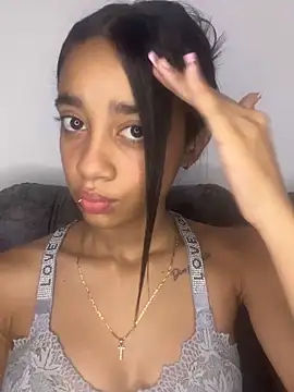 Snapshot of Zoe_Sweett18 chatting on February 2026 03:30:01 PM Zoe Sweett18 online show from February 2026 03:30:01 PM