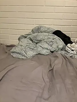 Snapshot of VenusandIppy chatting on November 2025 10:42:02 PM VenusandIppy online show from November 2025 10:42:02 PM