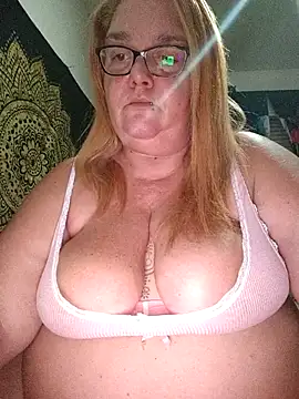 Snapshot of diosacurvy1984 chatting on October 2025 09:02:02 PM diosacurvy1984 online show from October 2025 09:02:02 PM