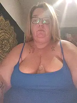 Snapshot of diosacurvy1984 chatting on November 2025 10:36:01 PM diosacurvy1984 online show from November 2025 10:36:01 PM